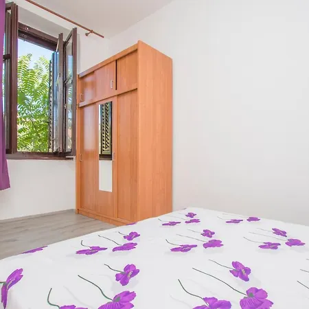 Elio Apartment *
